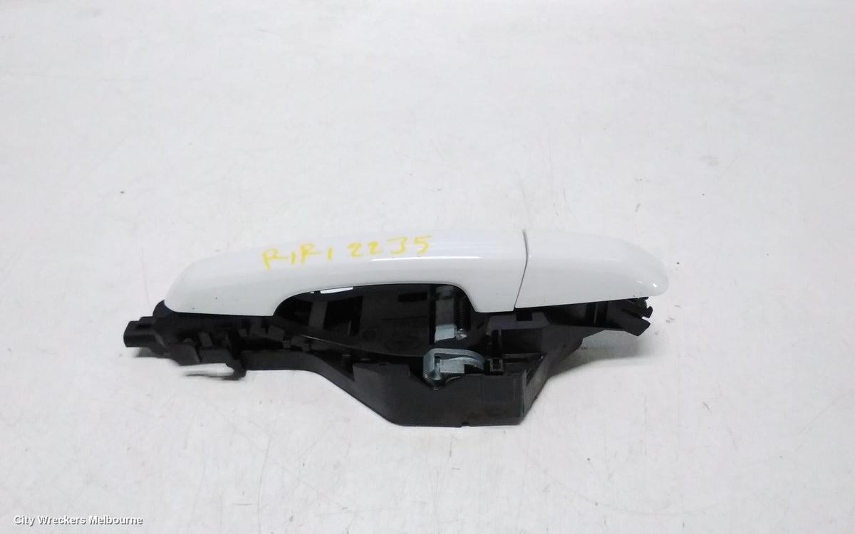 LAND ROVER RANGEROVER SPORT DOOR HANDLE, RH FRONT, OUTER, W/ KEYLESS ENTRY TYPE, COLOUR CODED, L494, 06/2013 - 04/2022 - Image 1