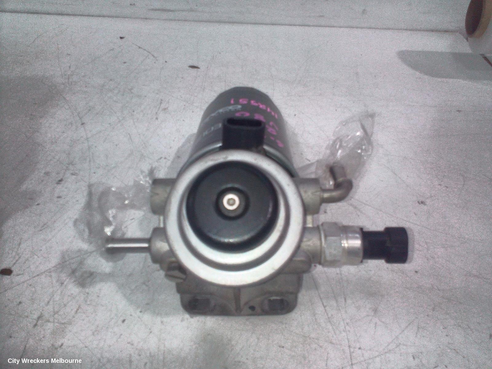 LDV V80 FUEL FILTER HOUSING, PRIMER PUMP, 01/2013 - 12/2023 - Image 3