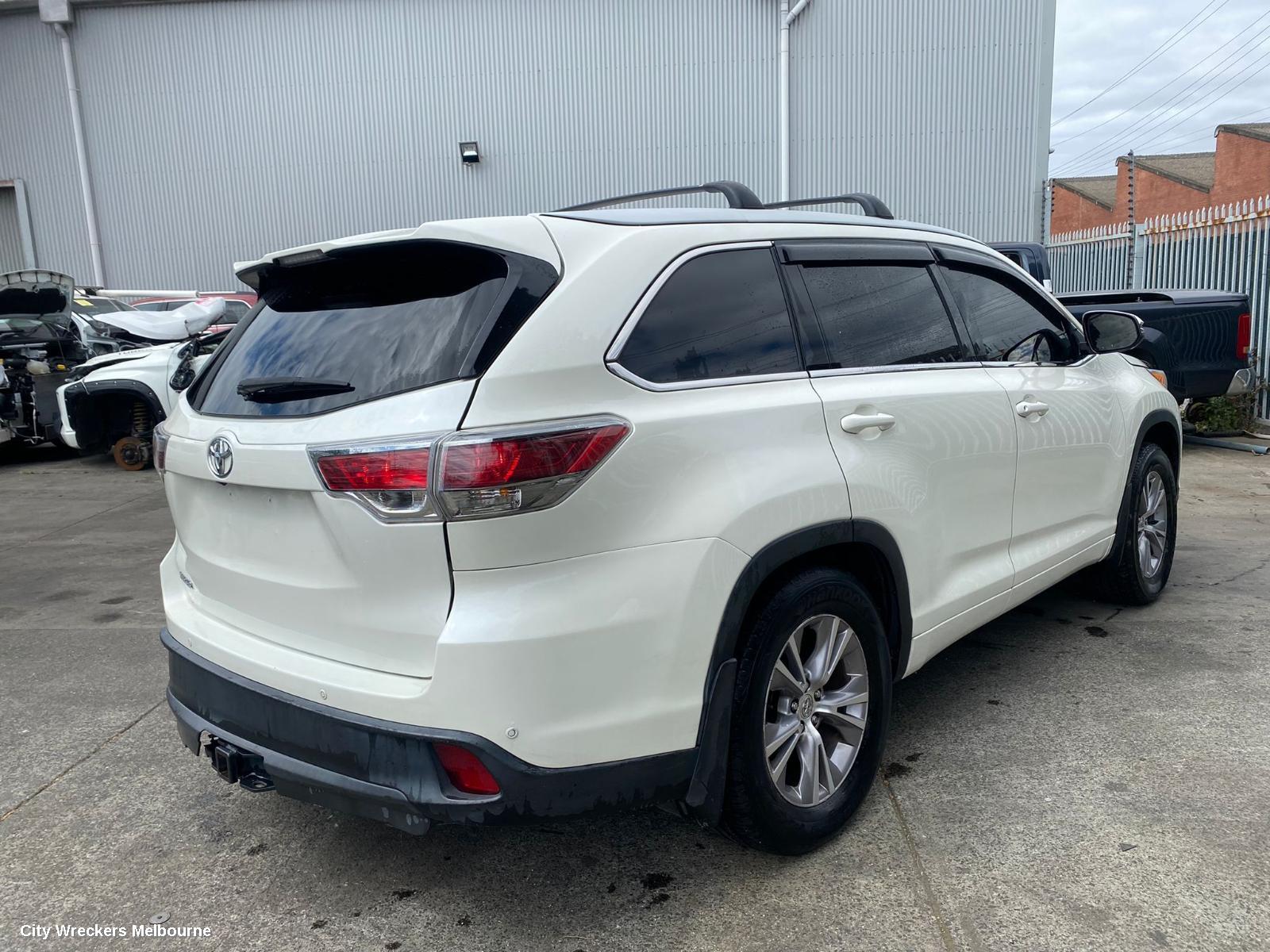 TOYOTA KLUGER REAR GARNISH, TAILGATE LAMP (LH SIDE), GSU50/GSU55, 03/2014 - 10/2016 - Image 3