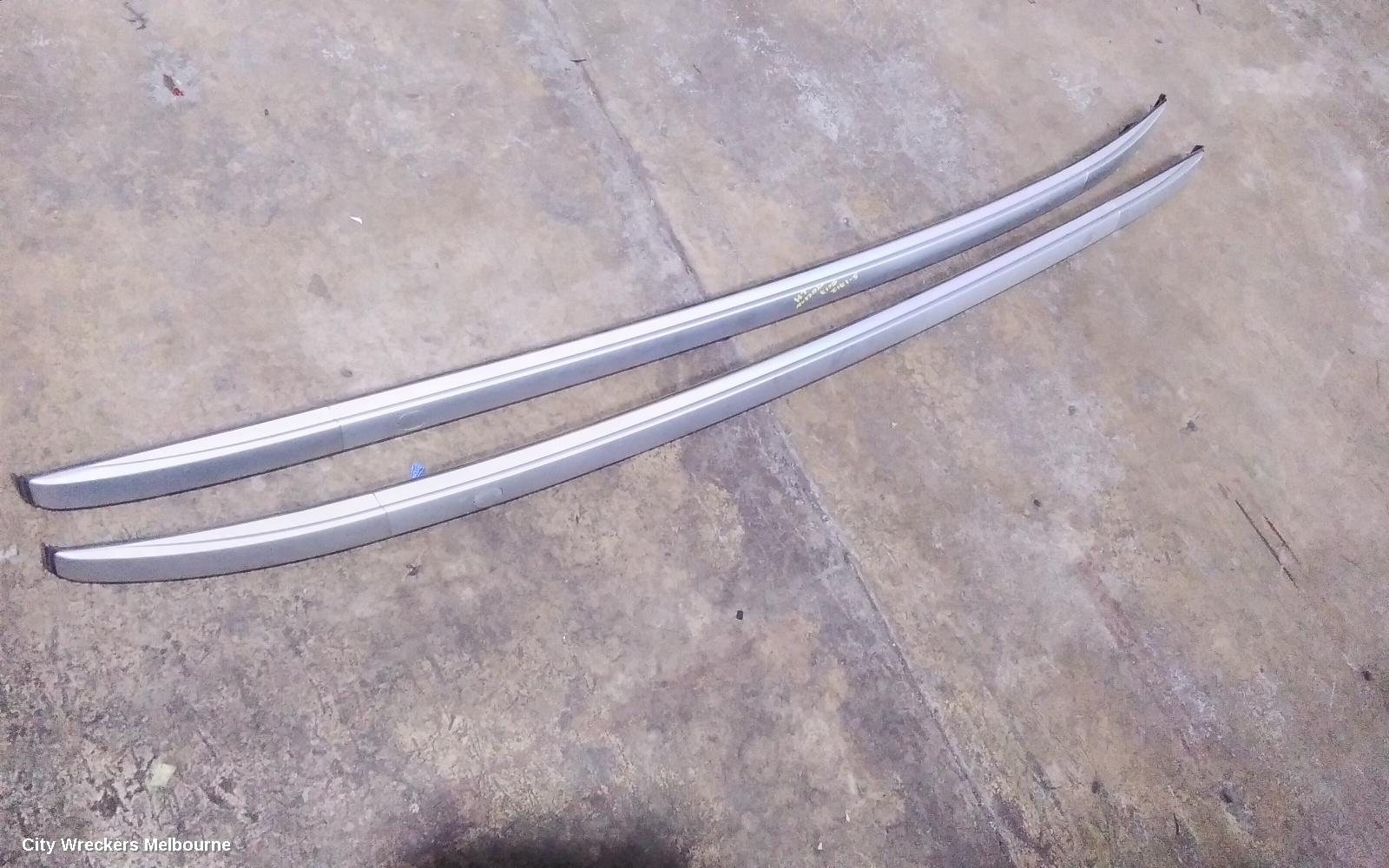 HYUNDAI TUCSON ROOF RAIL - Image 1