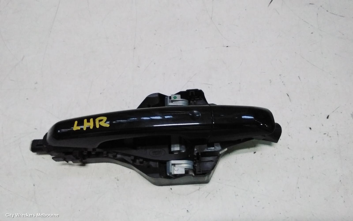 LAND ROVER DISCOVERY SPORT DOOR HANDLE, LH REAR, OUTER, COLOUR CODED, NON CHROME INSERT TYPE, L550, 01/2015 - 06/2019 - Image 2