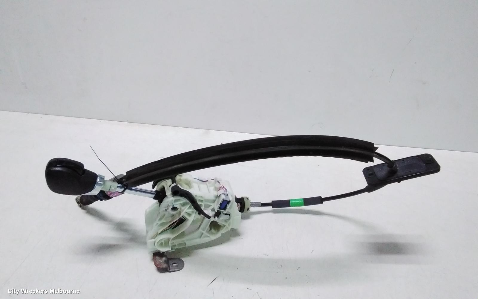RENAULT TRAFIC GEAR STICK/SHIFTER, AUTO T/M TYPE, X82, 09/2019 ONWARDS - Image 1