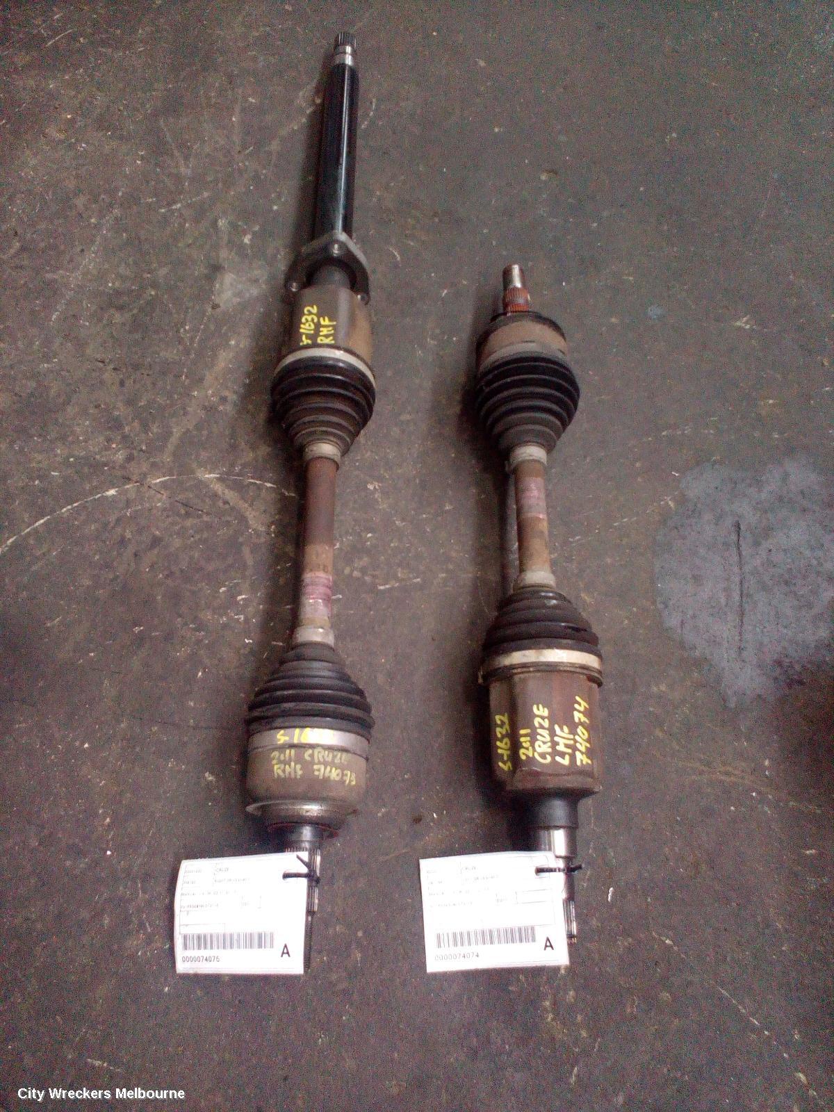 HOLDEN CRUZE LEFT DRIVESHAFT, MANUAL, 1.4, JH, 03/2011 - 01/2017 - Image 2