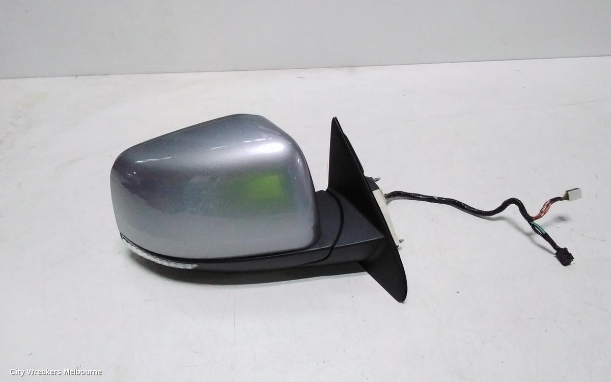 JEEP GRANDCHEROKEE RIGHT DOOR MIRROR, W/ MEMORY, AUTO DIM, NON BLIND SPOT, PUDDLE, COLOUR CODED, WK, 04/2013 - 12/2016 - Image 1