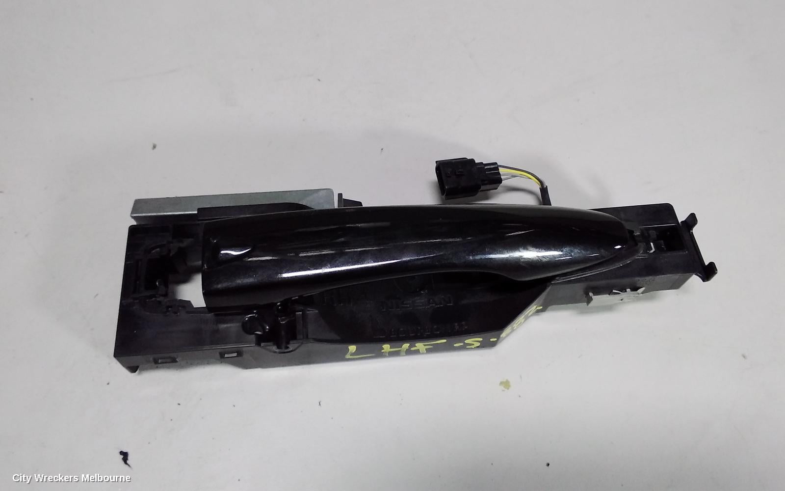 NISSAN QASHQAI DOOR HANDLE, LH FRONT, OUTER, J11, 06/2014 - 07/2021 - Image 3