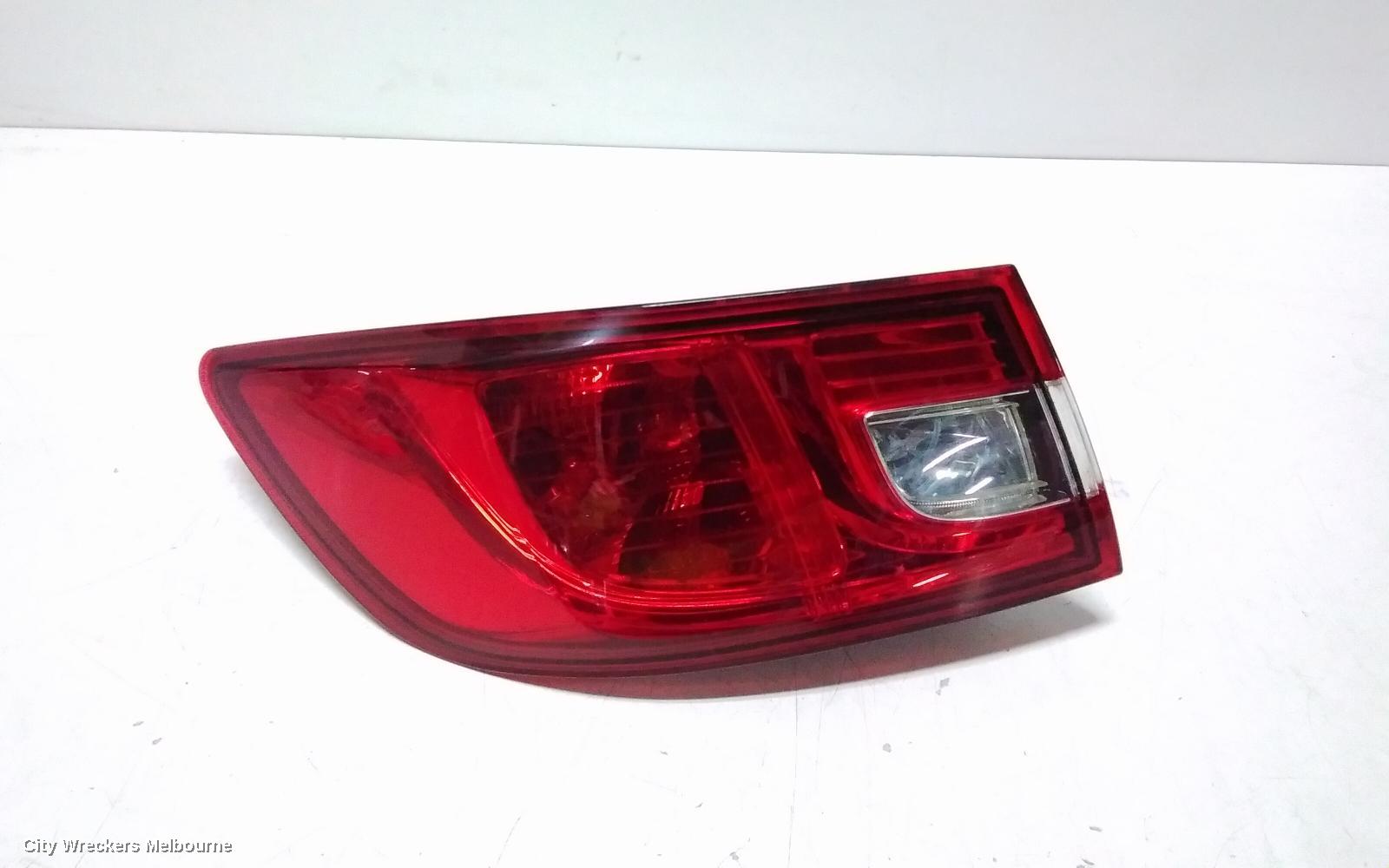 RENAULT CLIO LEFT TAILLIGHT, X98, 09/2013 - 07/2016 - Image 1