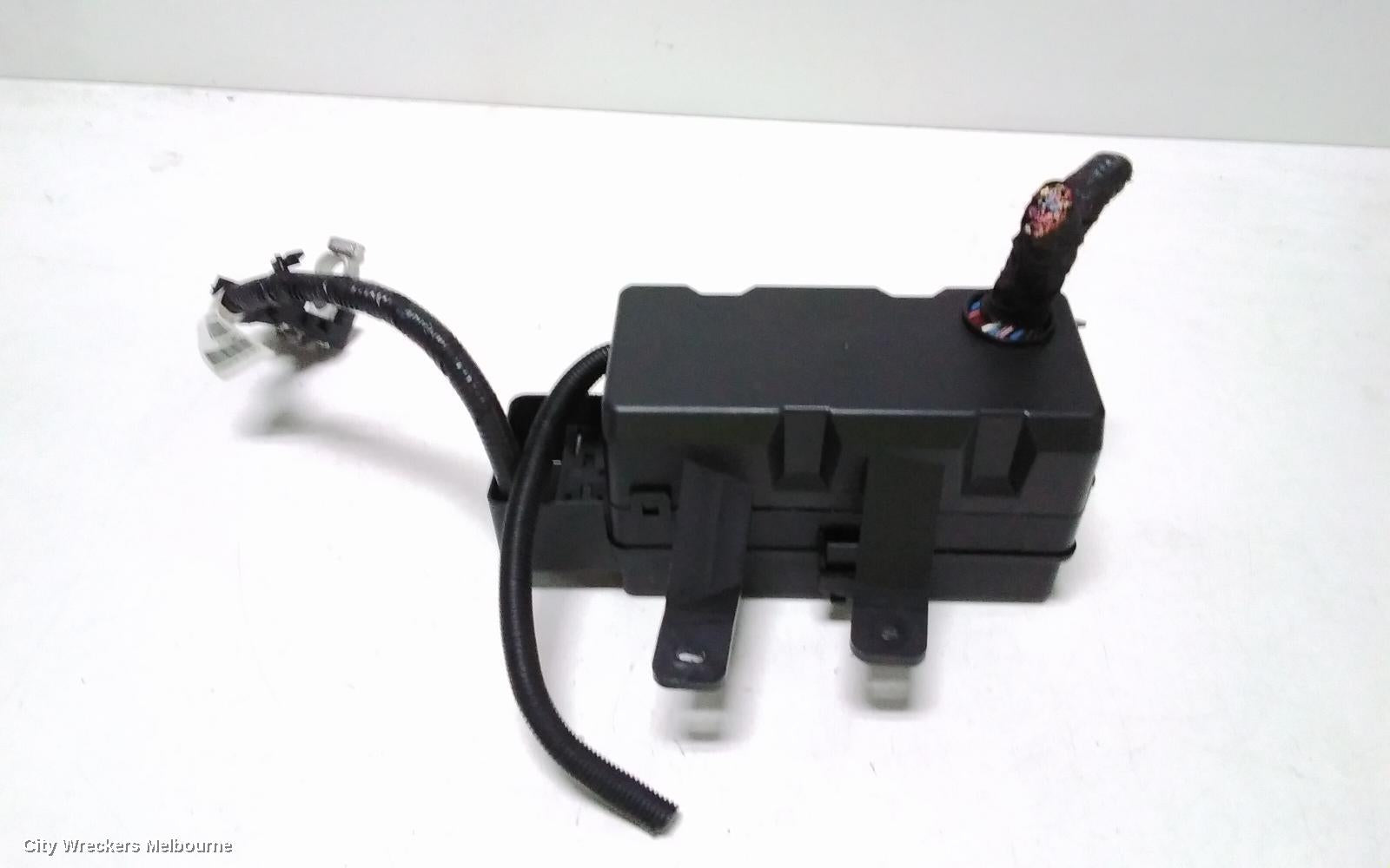 LDV G10 FUSE BOX, ENGINE BAY, PETROL, 2.0/2.4, SV7A/SV7C, WAGON/VAN, 04/2015 ONWARDS - Image 3