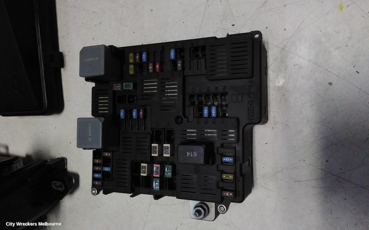 VOLVO XC90 FUSE BOX, MK2, 04/2015 ONWARDS - Image 2