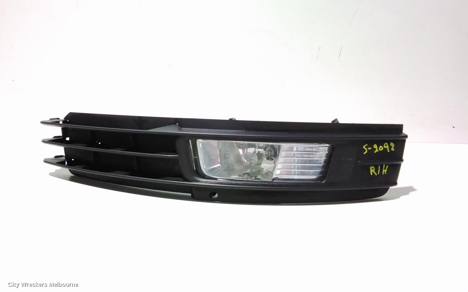 AUDI A6 RIGHT INDICATOR/FOG/SIDE, BUMPER FOGLAMP, C6/4F, A6, 10/2008 - 06/2011 - Image 1