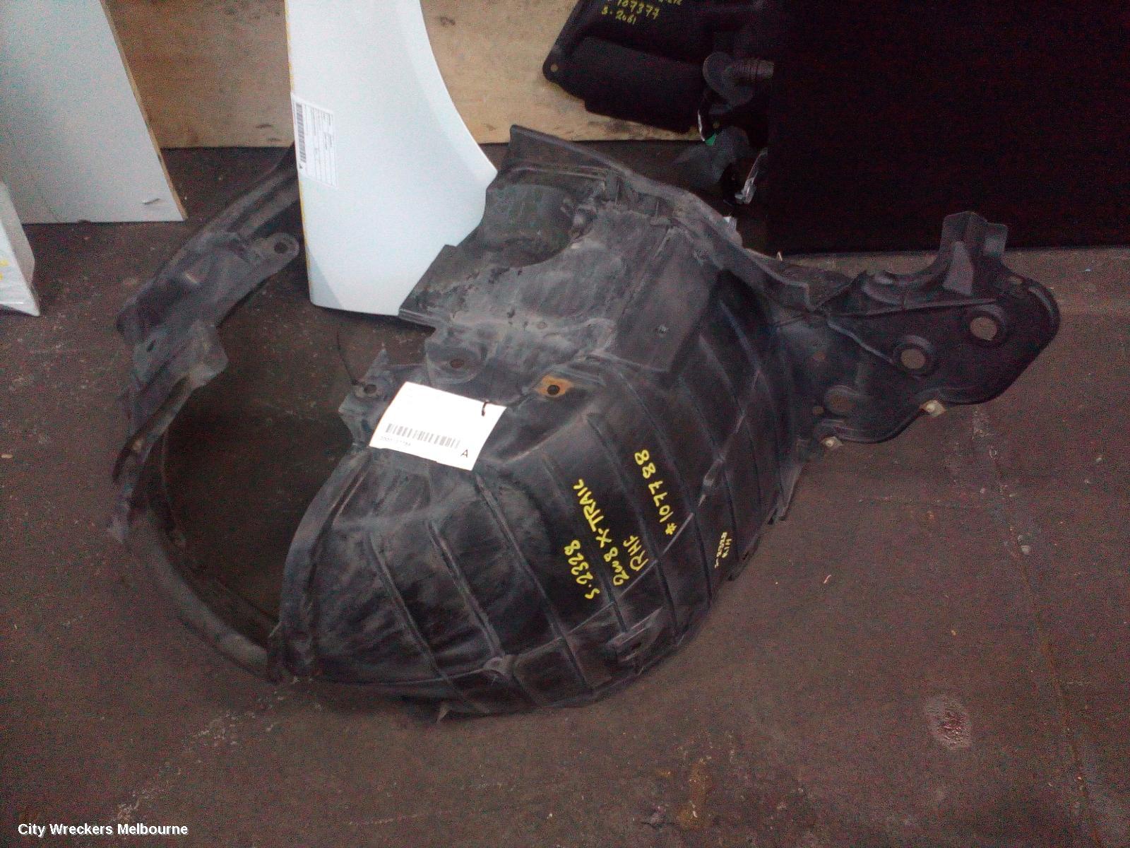 NISSAN XTRAIL RIGHT GUARD LINER, T31, PETROL, 09/2007 - 12/2013 - Image 1