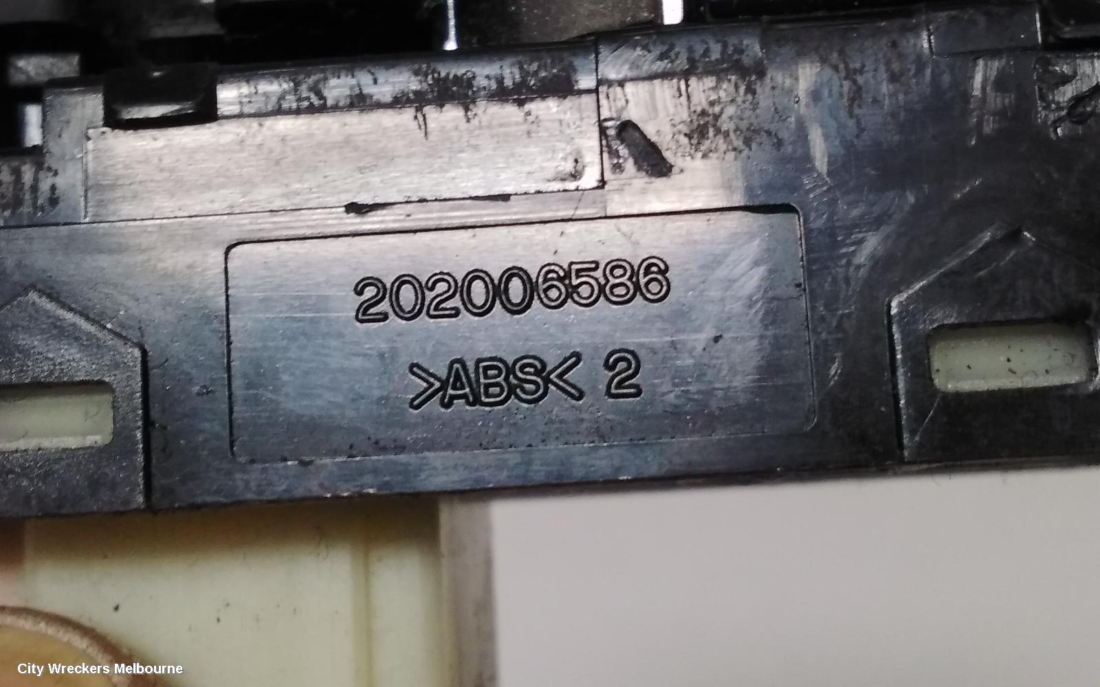HYUNDAI ILOAD/IMAX, TQ, 11/2007 - 03/2021, GENUINE 2012 HYUNDAI ILOAD VAN 2.5L DIESEL MIRROR SWITCH 202006586 POWER FOLDING TYPE: 71930 - Image 3
