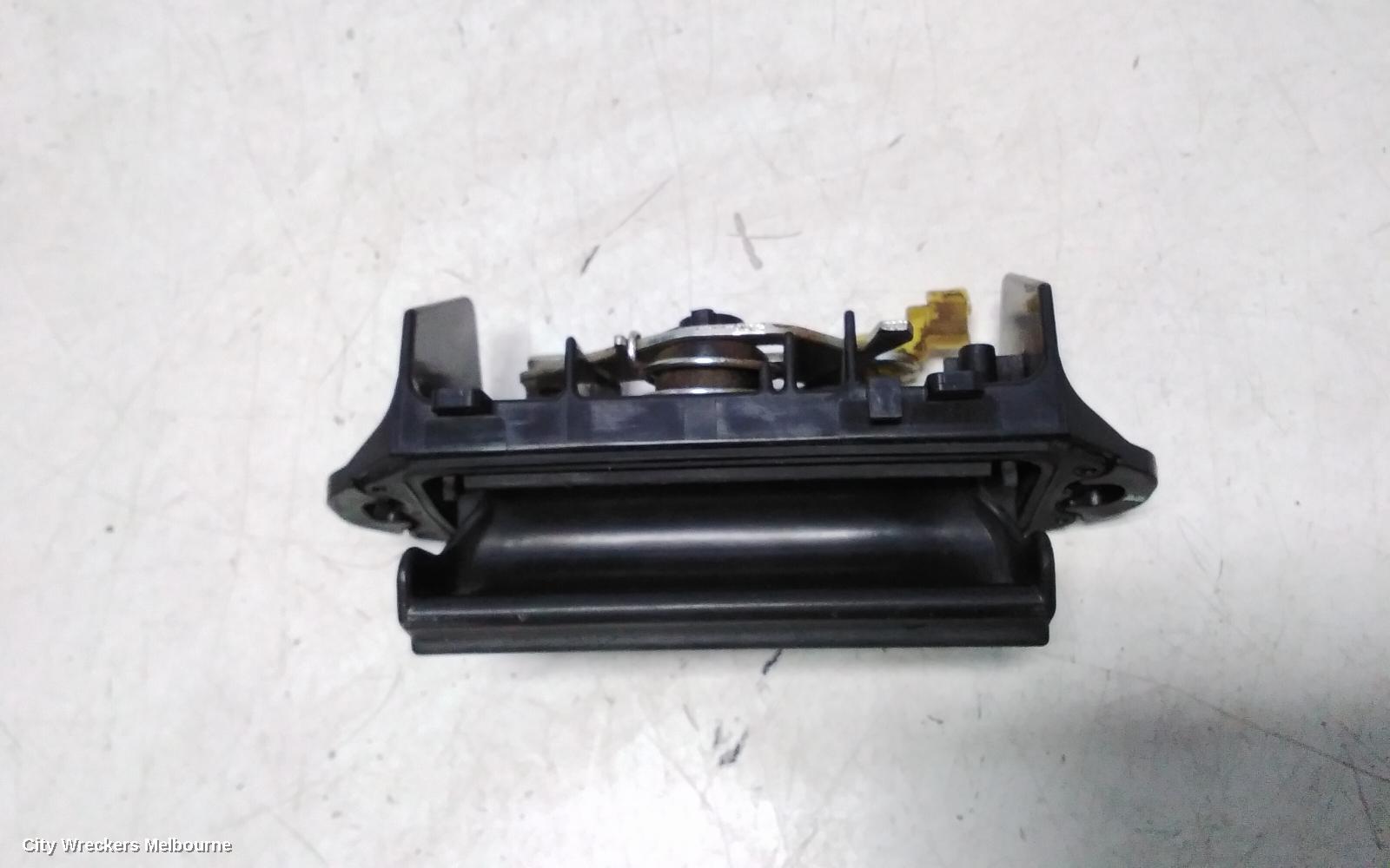TOYOTA HIACE TAILGATE HANDLE, TRH/KDH 03/2005 - 04/2019 - Image 2