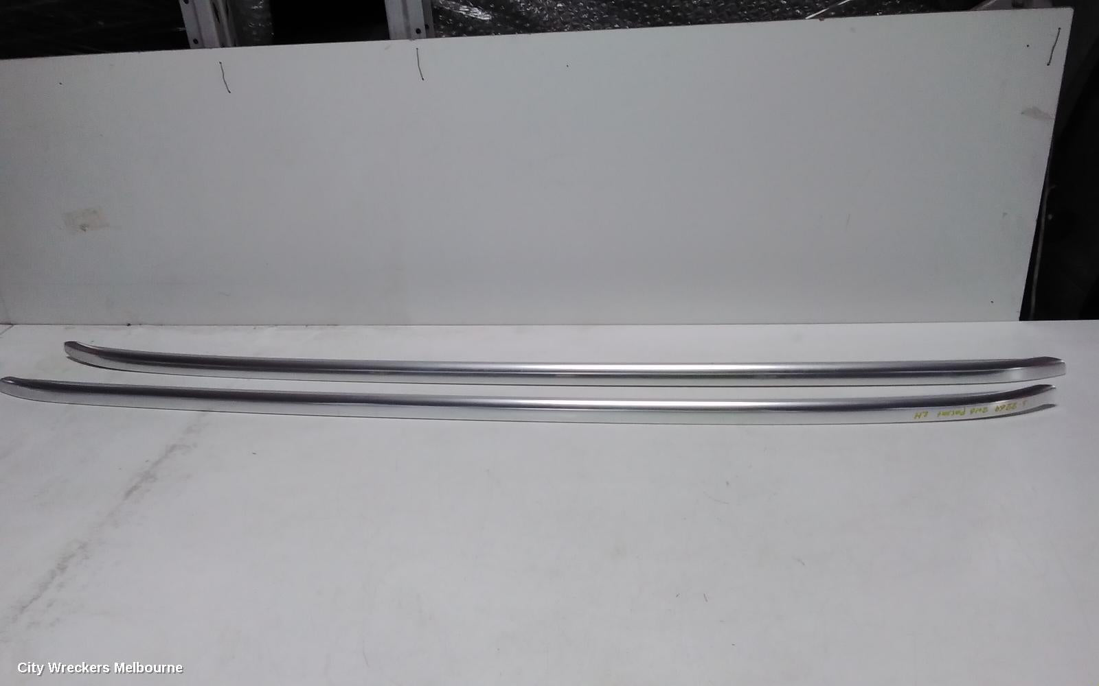 VOLKSWAGEN PASSAT ROOF RACK/BARS, B8/MK7, ROOF RAIL (PAIR), 06/2015 - 05/2023 - Image 2