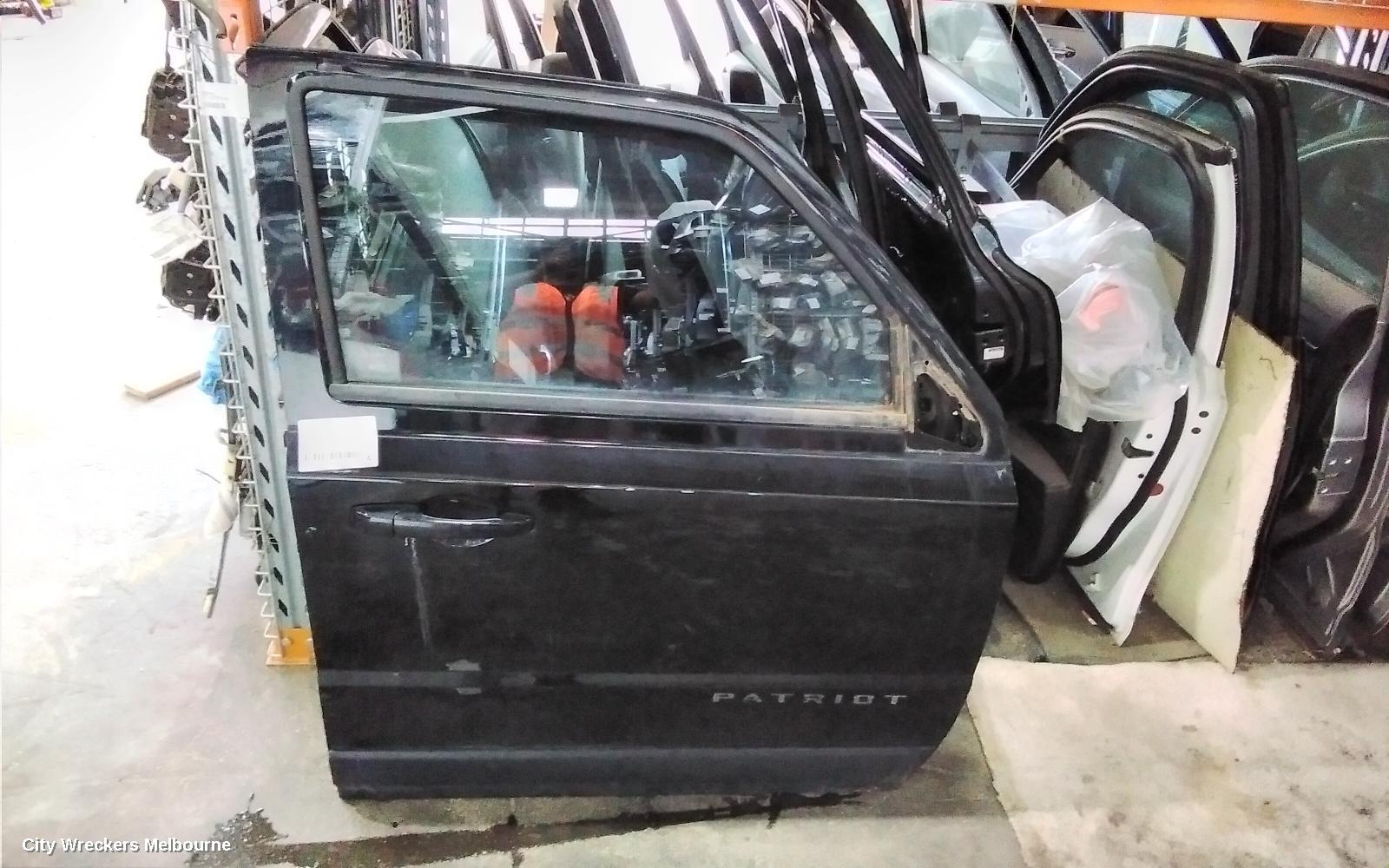JEEP PATRIOT RIGHT FRONT DOOR, MK, LOWER MOULD CLIP IN TYPE, 09/2009 - 12/2016 - Image 3
