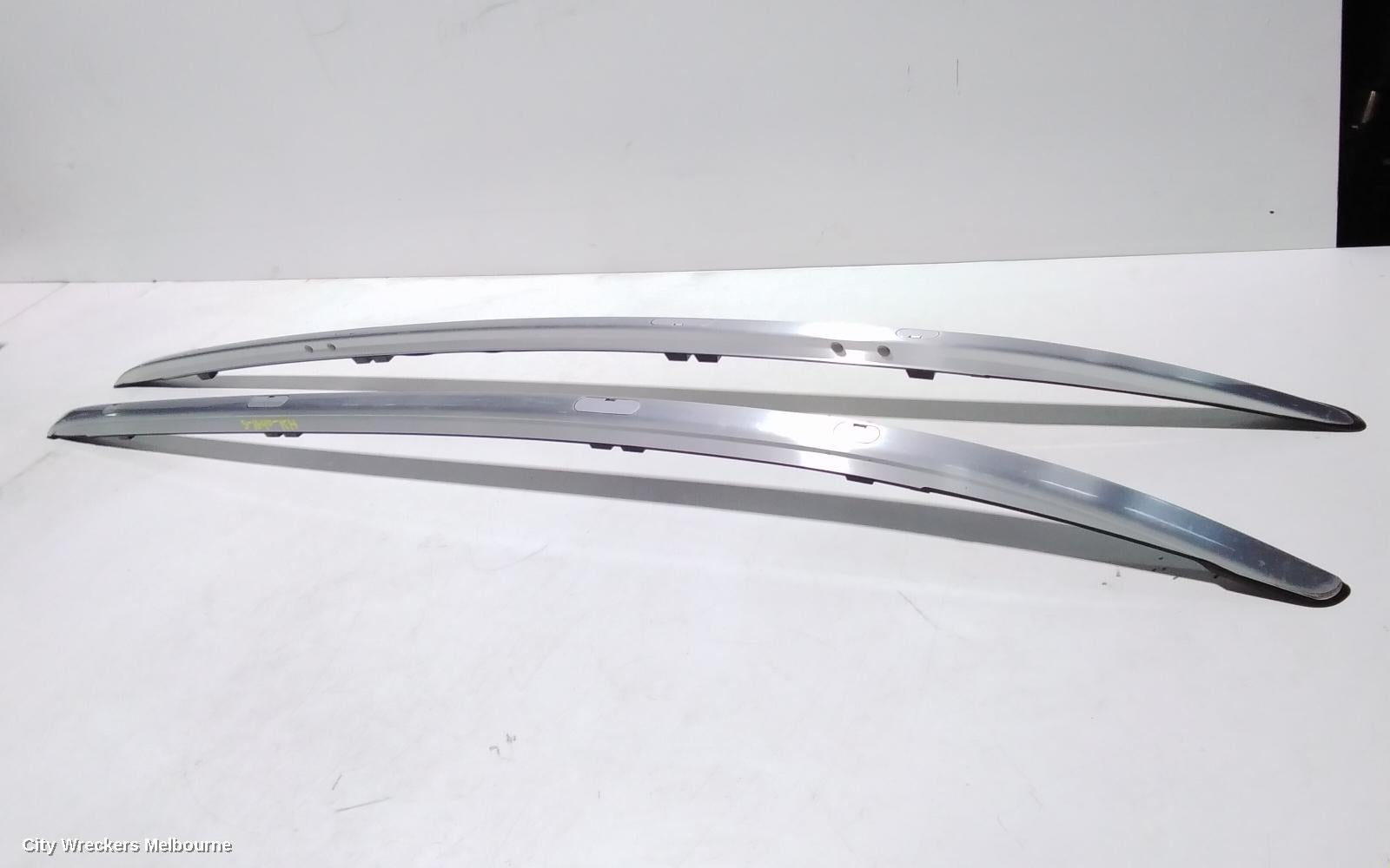 HONDA HRV ROOF RAIL - Image 1