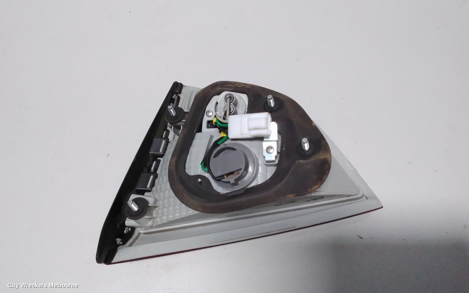HYUNDAI IX35 REAR GARNISH, TAILGATE LAMP (LH SIDE), LM SERIES (VIN TMAJ), 10/2013 - 01/2016 - Image 2