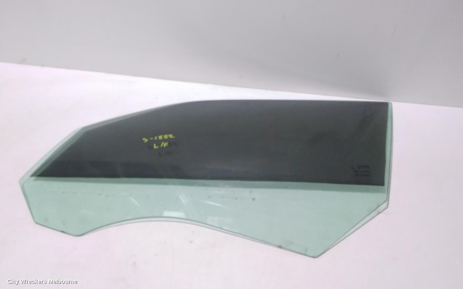 CHRYSLER 300C LEFT FRONT DOOR WINDOW, 11/2005 - 12/2011 - Image 2