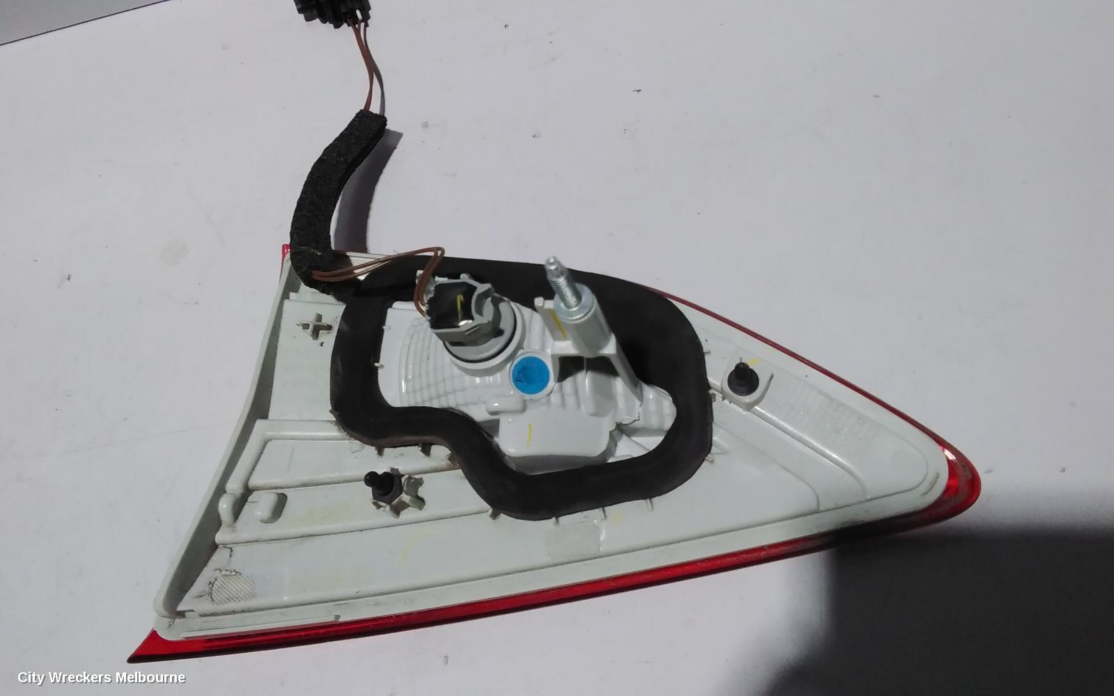 FORD KUGA REAR GARNISH, TAILGATE LAMP (LH SIDE), TF, STANDARD TYPE, TREND/AMBIENTE, 11/2012 - 09/2016 - Image 3