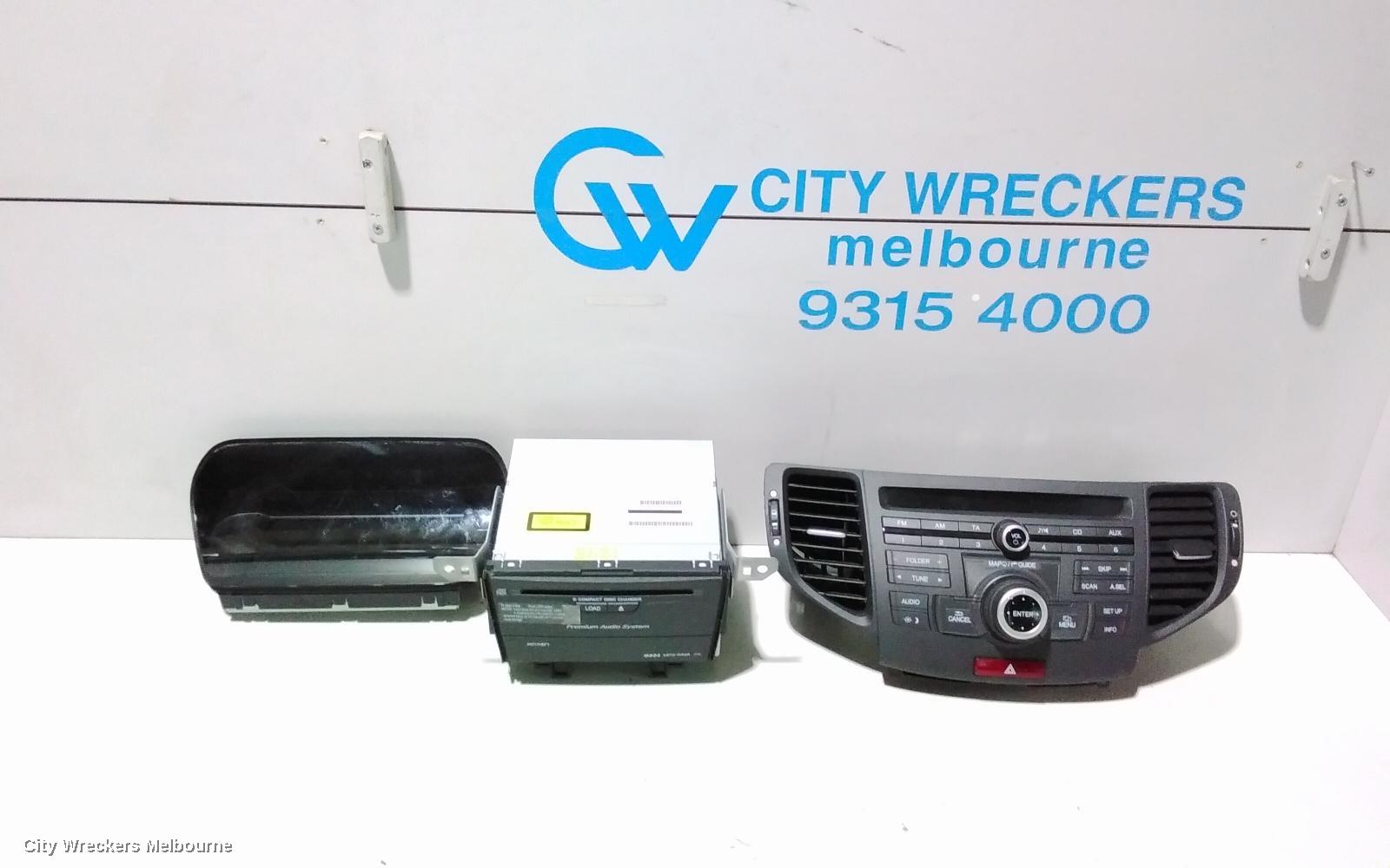 HONDA ACCORD RADIO/CD/DVD/SAT/TV, DASH RADIO CONTROL PANEL/CONTROL UNIT ONLY, SAT NAV TYPE, 8TH GEN, EURO (VIN JHMCU), 06/2008 - 12/2015 - Image 1