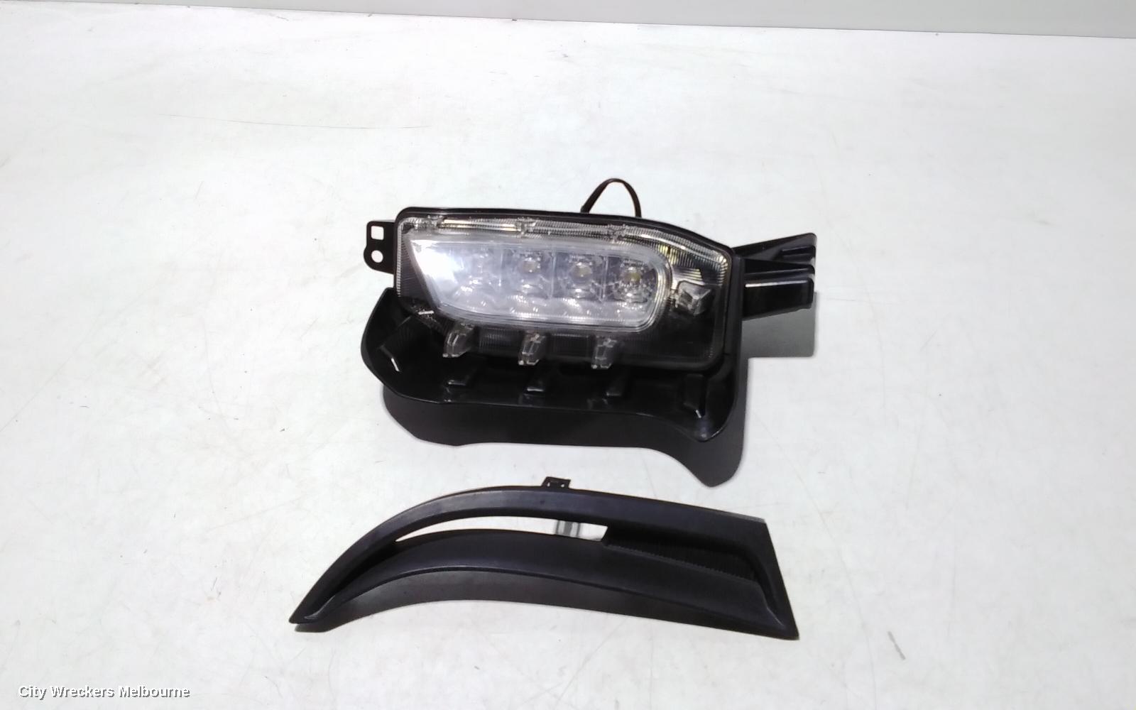 TOYOTA PRIUS LEFT INDICATOR/FOG/SIDE, ZVW40R, PRIUS V, BUMPER FLASHER, 05/2012 - 05/2015 - Image 1