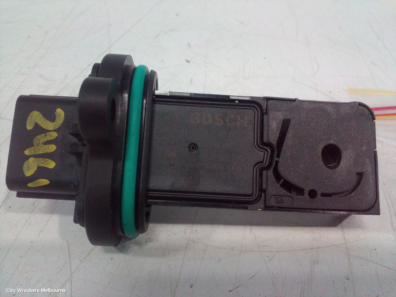 HOLDEN ASTRA AIR FLOW METER, 1.4, PETROL, BK-BL, 09/2016 - 12/2020 - Image 3