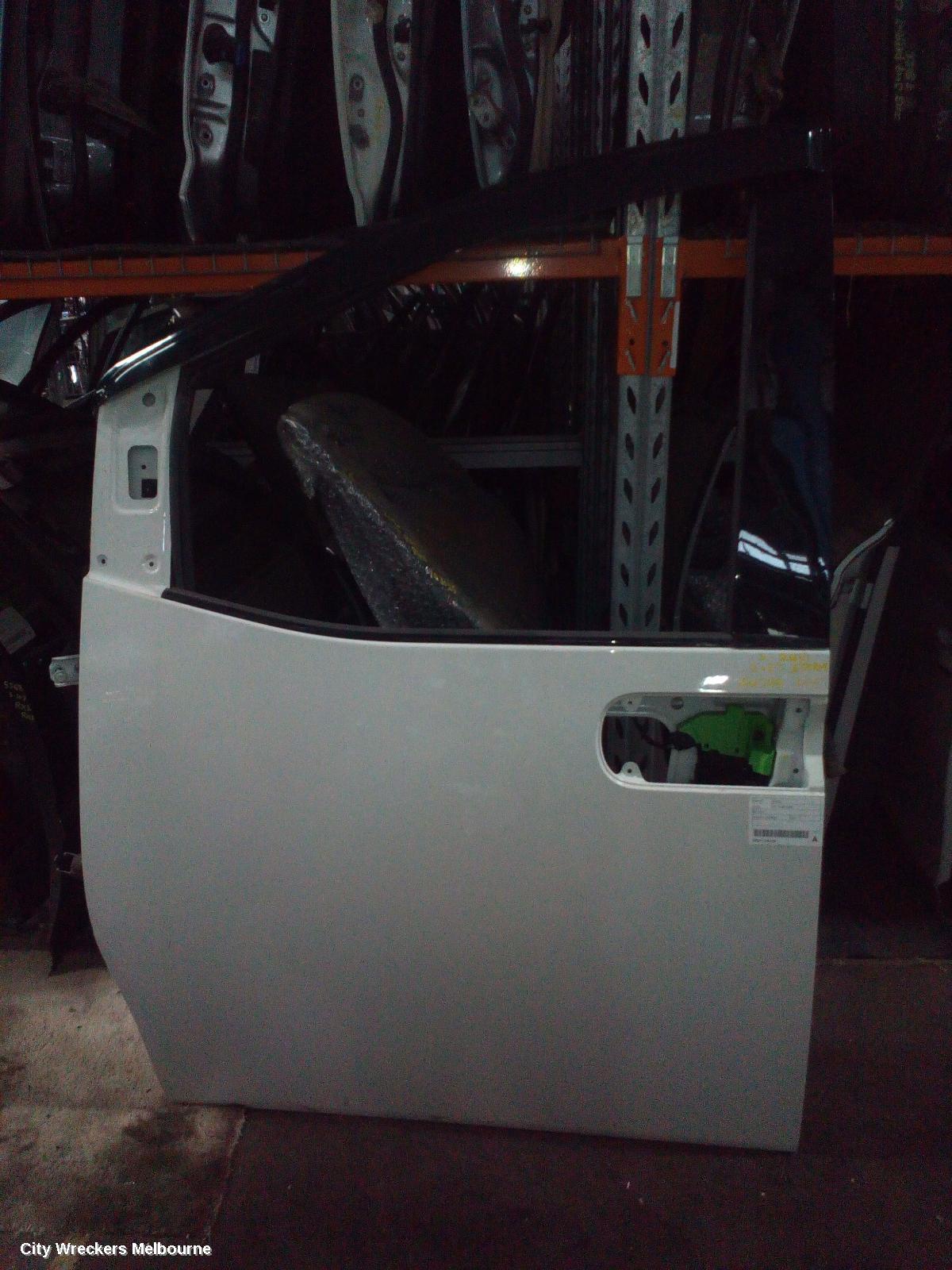 HYUNDAI STARIA LEFT FRONT DOOR, US4, 04/2021 ONWARDS - Image 2