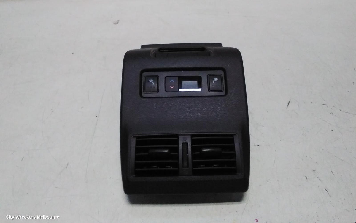 MITSUBISHI OUTLANDER, ZM, 08/2021 ONWARDS, REAR CONSOL AIRVENT WITH REAR SEAT WARMER SWITCH: 147943 - Image 1
