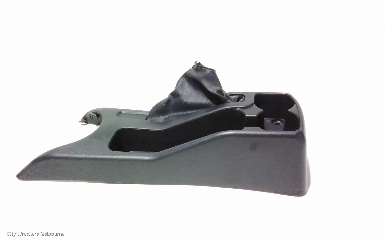 TOYOTA HILUX CONSOLE, CENTRE CONSOLE, MANUAL T/M TYPE, SINGLE CAB, 2WD, SR, BLACK, 09/2015 ONWARDS - Image 3