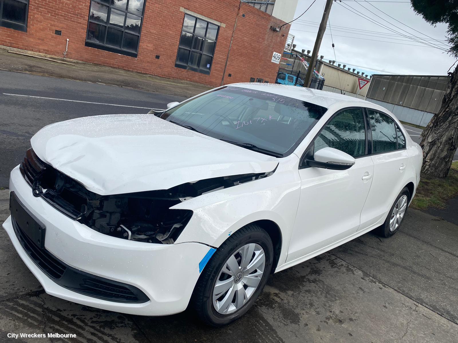 VOLKSWAGEN JETTA LEFT REAR DOOR/SLIDING, 1B, 02/2011 - 12/2017 - Image 3