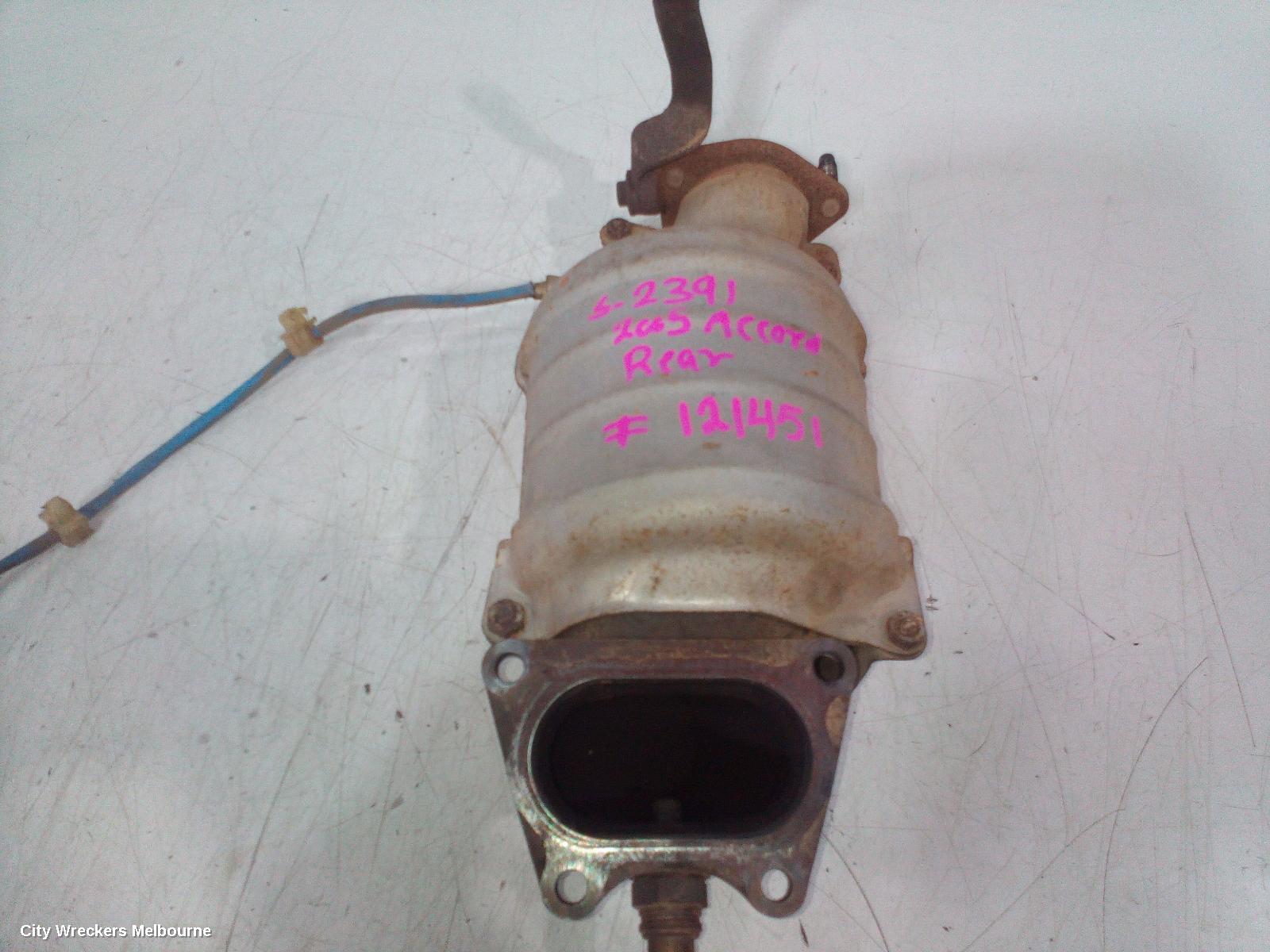 HONDA ACCORD CATALYTIC CONVERTER, MANIFOLD-CAT TYPE, 3.0, J30A4, PETROL, REAR, 7TH GEN, CM (VIN MRHCM), 09/2003 - 10/2007 - Image 3