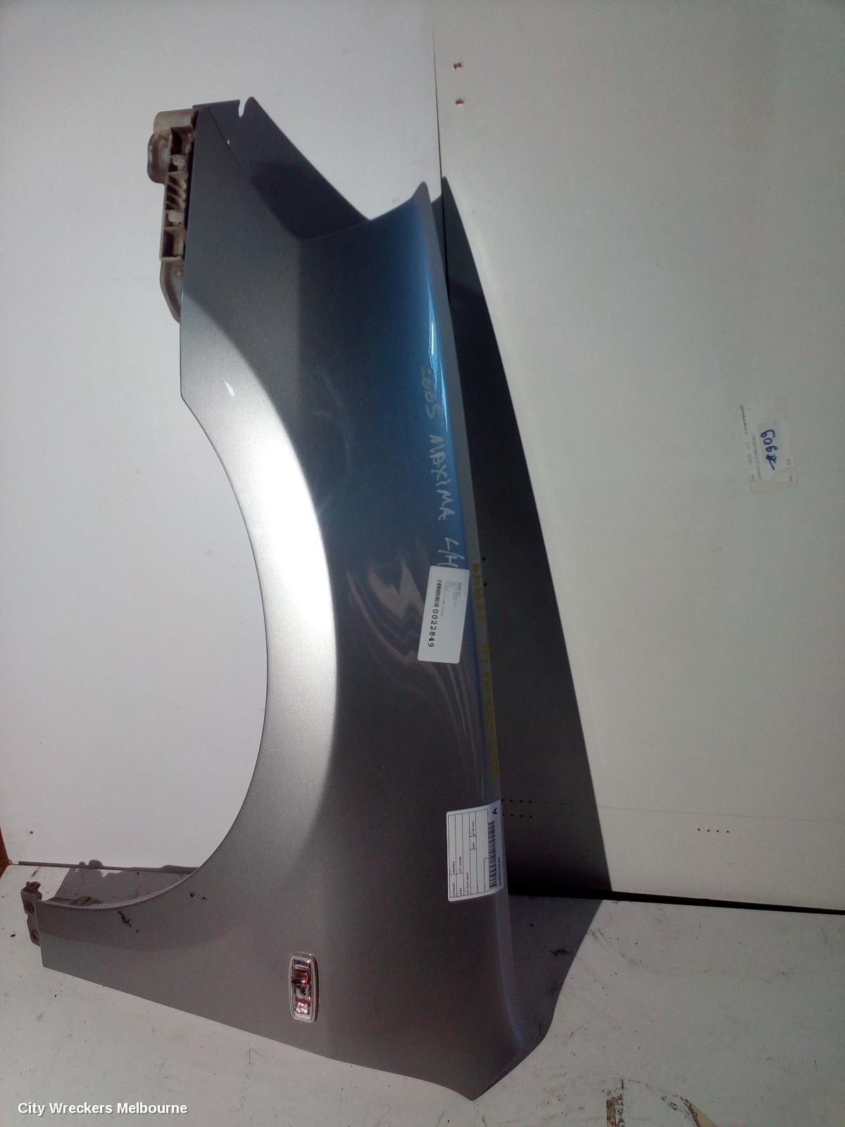 NISSAN MAXIMA LEFT GUARD, J31, 02/2002 - 05/2009 - Image 1