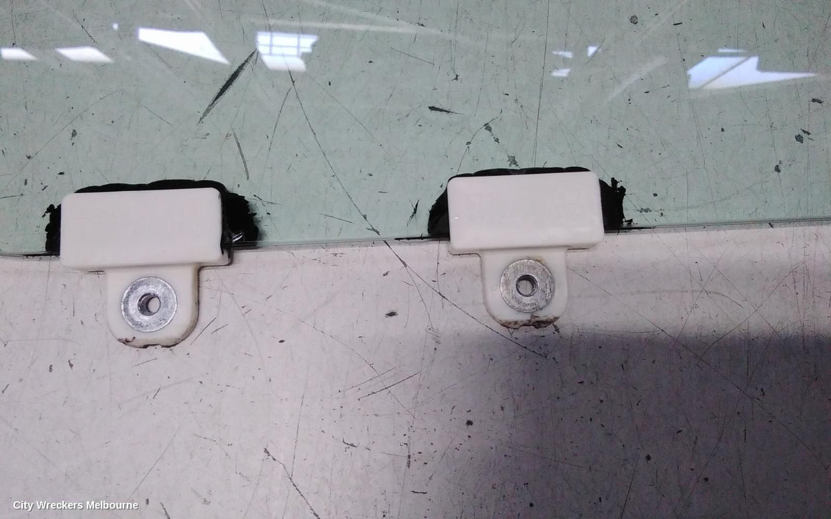MITSUBISHI OUTLANDER RIGHT FRONT DOOR WINDOW, ZM, 08/2021 ONWARDS - Image 2