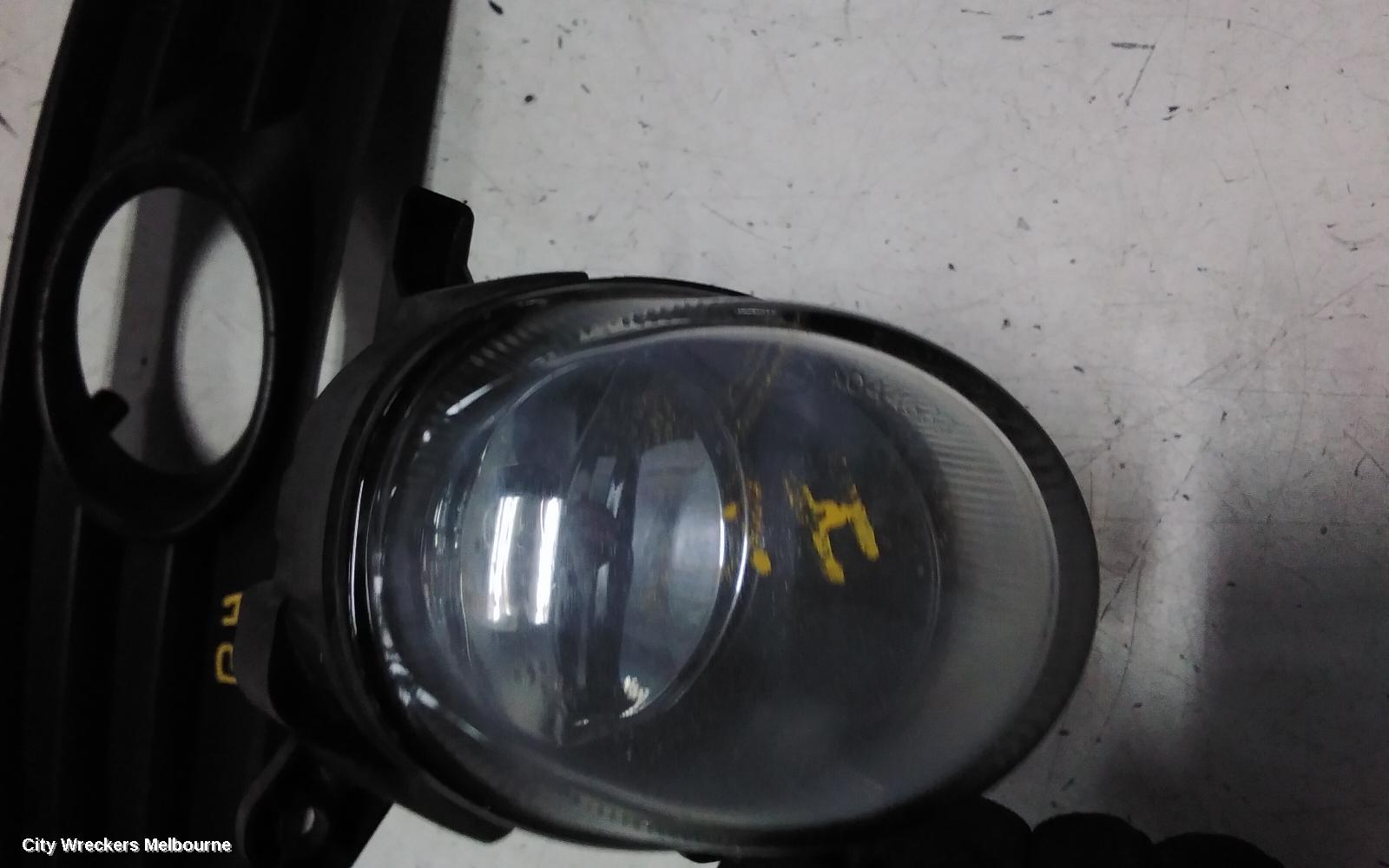 VOLKSWAGEN PASSAT RIGHT INDICATOR/FOG/SIDE, BUMPER FOGLAMP, 3CC, SEDAN, 08/2008 - 02/2012 - Image 3