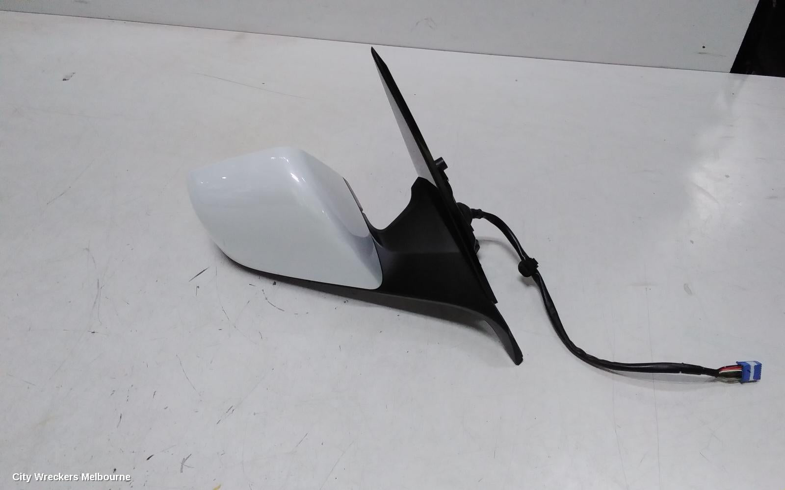 TESLA MODEL Y RIGHT DOOR MIRROR, 1ST GEN, POWER FOLD, 03/2022 ONWARDS - Image 2