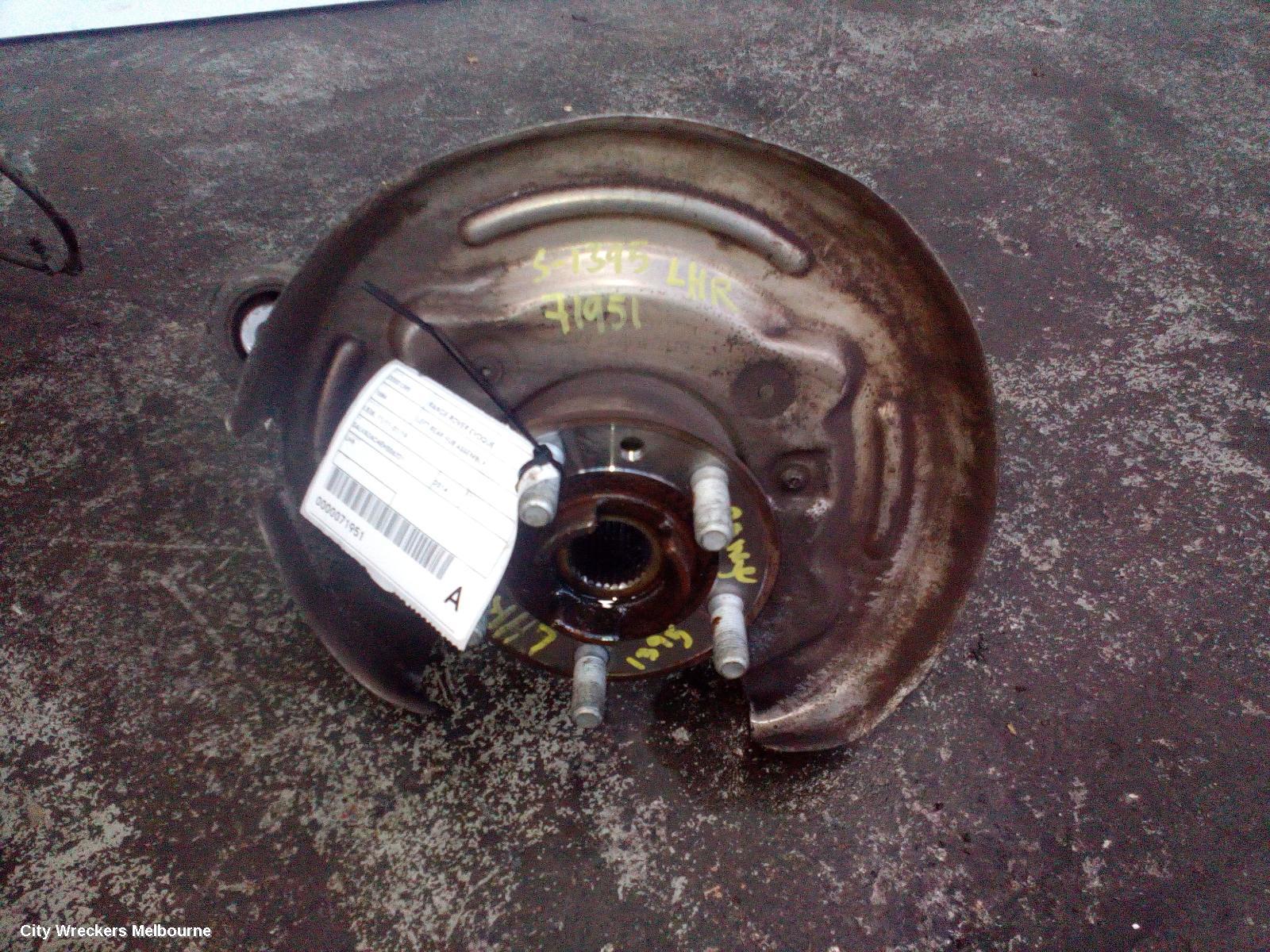 LAND ROVER RANGEROVER EVOQUE LEFT REAR HUB ASSEMBLY, L538, 11/2011 - 01/2019 - Image 1