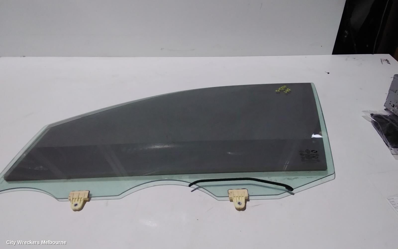 RENAULT KALEOS LEFT FRONT DOOR WINDOW, H45, WAGON, 09/2008 - 04/2016 - Image 1