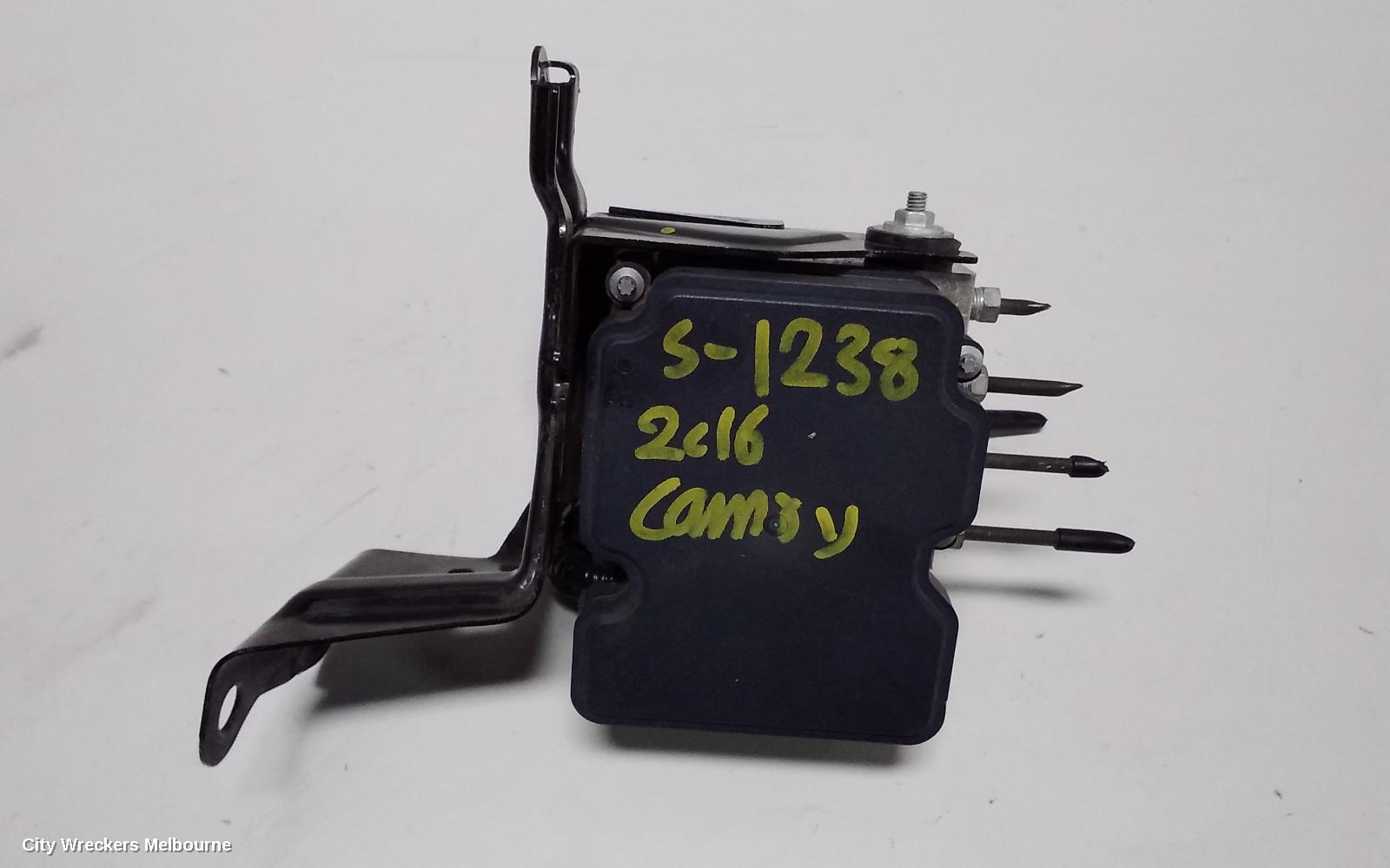 TOYOTA CAMRY ABS PUMP/MODULATOR, ASV50, STANDARD (NON HYBRID), P/N 4454006220, 05/2015 - 10/2017 - Image 1