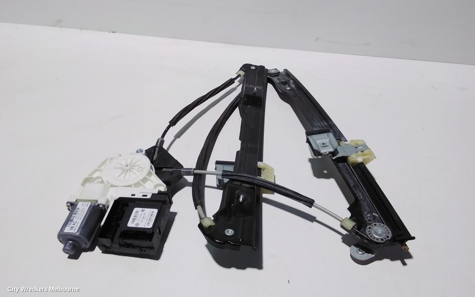 VOLKSWAGEN CADDY RIGHT FRONT WINDOW REG/MOTOR, 2KN, POWER, 12/2015 - 02/2021 - Image 1