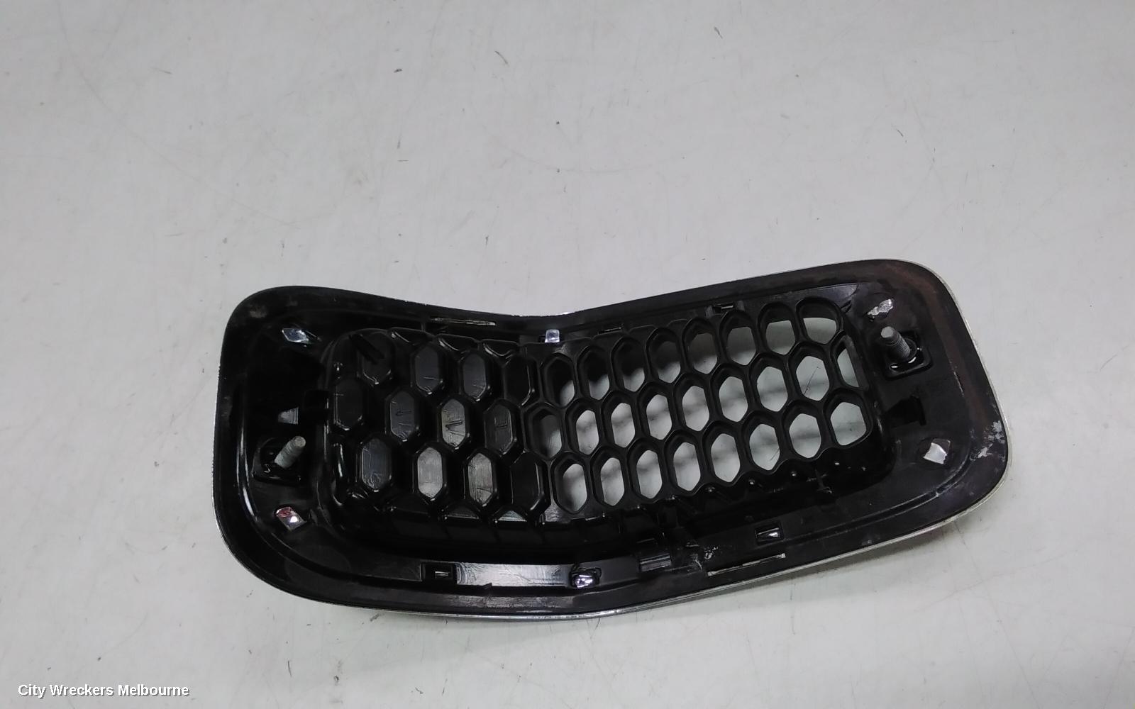 JEEP CHEROKEE GRILLE, RADIATOR GRILLE, KL, SPORT/LIMITED/LONGITUDE, CHROME, 02/2014 - 03/2018 - Image 3