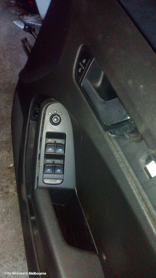 AUDI A4 PWR DR WIND SWITCH, RH FRONT (MASTER SWITCH), B8 8K, 02/2008 - 06/2012 - Image 1