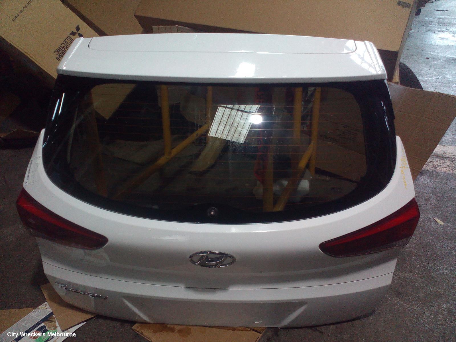 HYUNDAI TUCSON BOOTLID/TAILGATE, TAILGATE, TL, ACTIVE, CZECH BUILT (VIN TMAJ), NON POWER LIFTGATE TYPE, 07/2015 - 06/2018 - Image 2