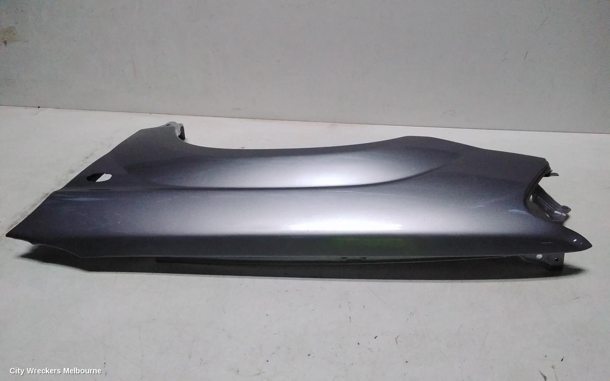 SUBARU FORESTER LEFT GUARD, NON FLARE TYPE, VIN JF2SG, 05/2002 - 05/2005 - Image 2