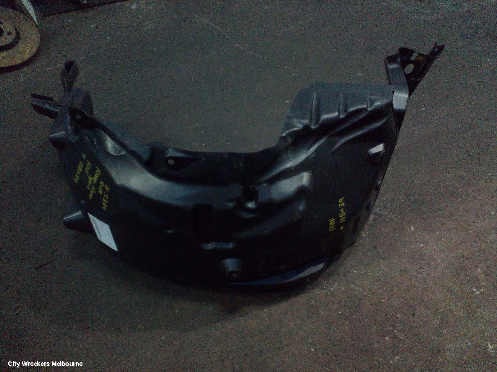 LAND ROVER RANGEROVER SPORT RIGHT GUARD LINER, L320, 08/2005 - 12/2013 - Image 1