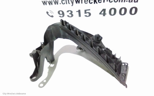 AUDI A5, 8T 10/2007 - 12/2011, RH HEADLIGHT BRAKET WITH WASHER JET: 97963 - Image 2