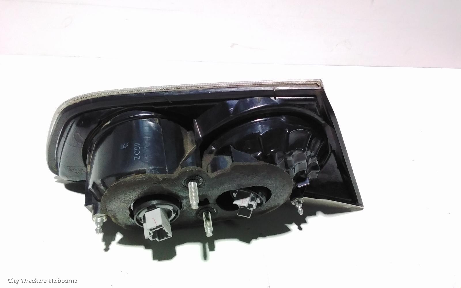 MITSUBISHI LANCER REAR GARNISH, BOOTLID LAMP (RH SIDE), CJ-CF, SEDAN, BLACK INSERT TYPE, 07/2007 - 12/2017 - Image 3