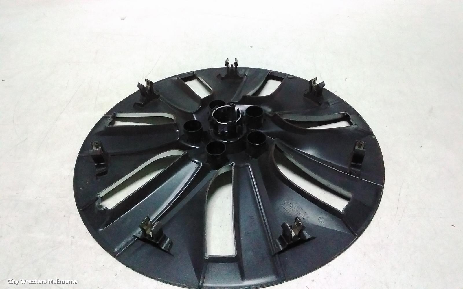 TESLA MODEL Y WHEEL COVER/HUB CAP, 1ST GEN, FACTORY, 19IN, GEMINI, 7 SPOKE, 03/2022 ONWARDS - Image 3