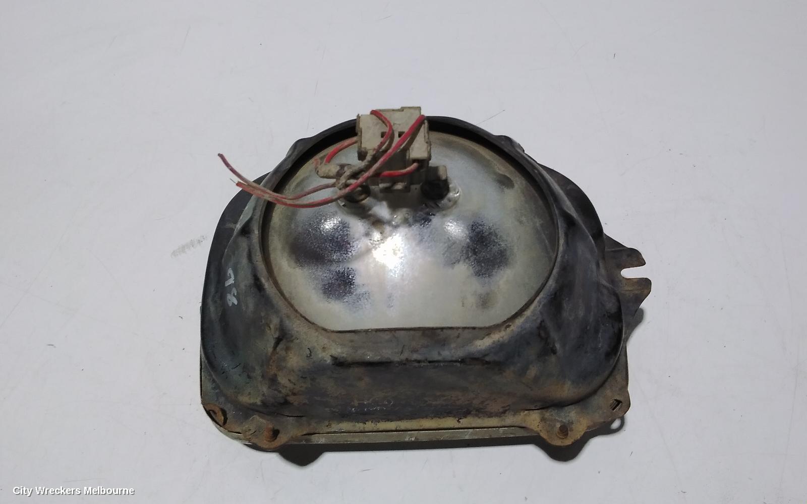 TOYOTA HILUX LEFT HEADLAMP, HALOGEN, 09/1997 - 03/2005 - Image 3
