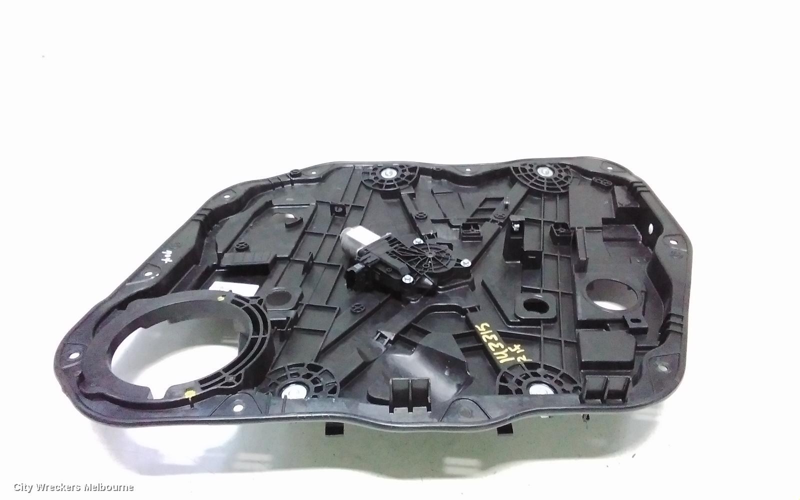 HYUNDAI TUCSON RIGHT FRONT WINDOW REG/MOTOR, NX4, DOOR REG ASSY (REG AND MOTOR), 02/2021 ONWARDS - Image 1