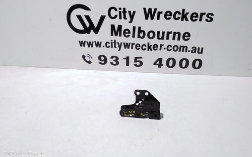 AUDI A4 BONNET LOCK/SUPPORT, B7, 08/2004 - 07/2009 - Image 1
