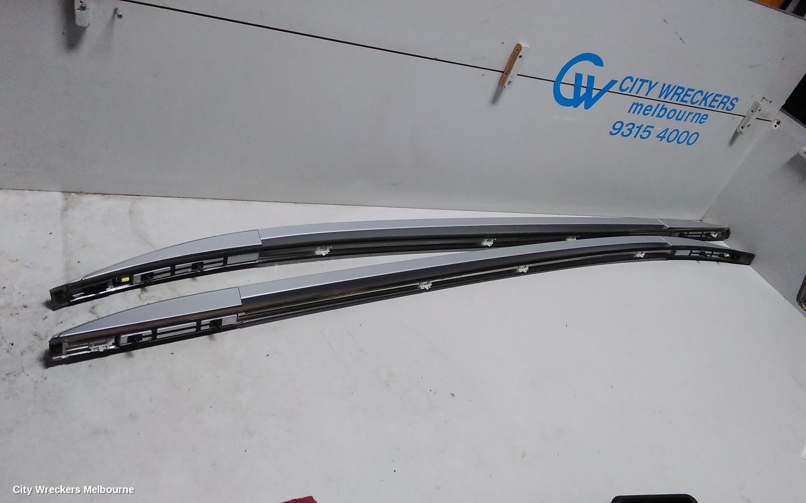 NISSAN QASHQAI ROOF RAIL - Image 1
